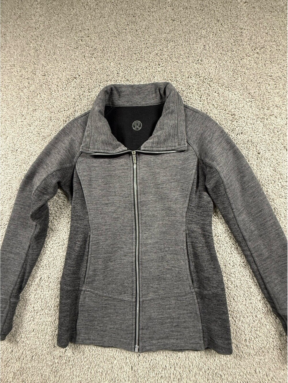 Lululemon Size 8 Heathered Core Dark Gray Radiant Jacket II Full Zip Medium